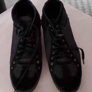 Authentic DIESEL TENNIS SHOES IN